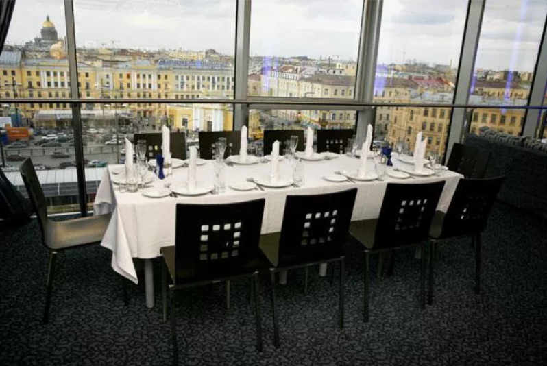 В Петербурге за год число ресторанов сократилось на 6 %