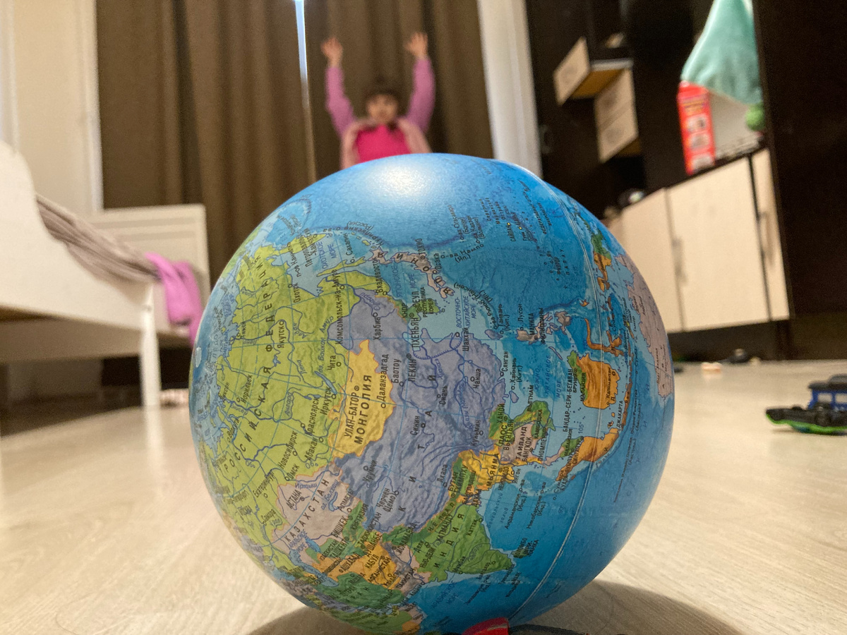 Девочка Маша есть планету не собирается. А вот прибраться — это обязательно. 