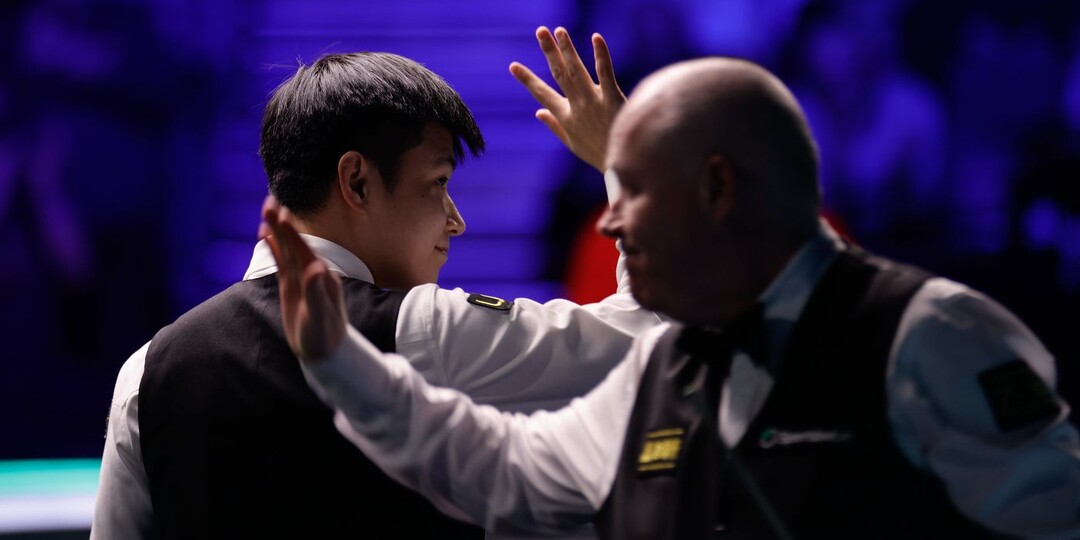 Tour Championship 2026. Во втором полуфинале Чжао Синьтун разгромил Джона Хиггинса