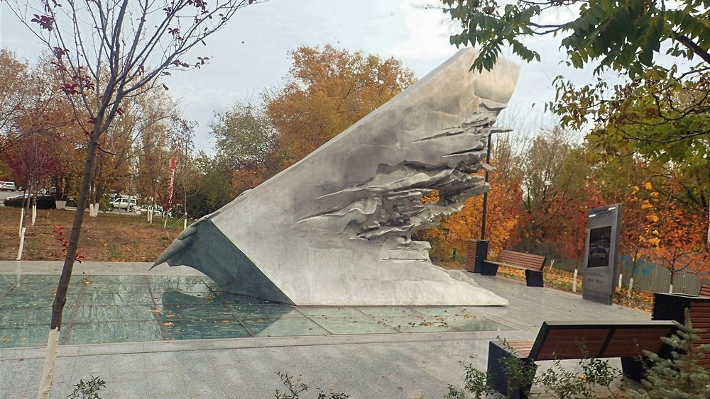 Памятник Б. Капустину и Ю. Янову в Ростове-на-Дону