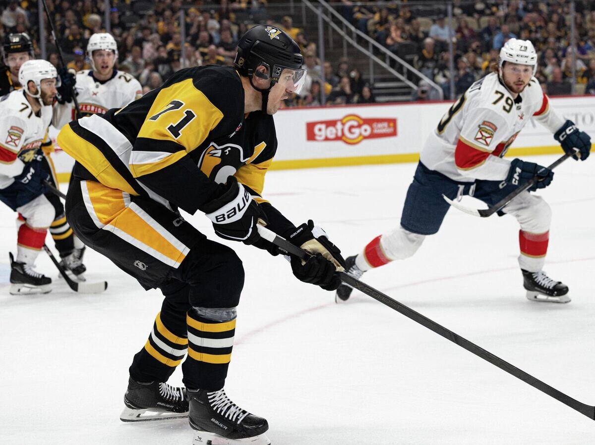    Хоккеист "Питтсбург Пингвинз" Евгений Малкин | © REUTERS / Mark Alberti