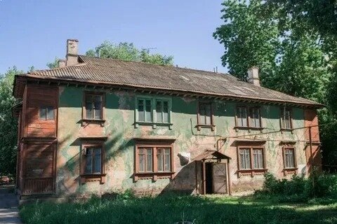 В таком доме прошло детство Автора. 