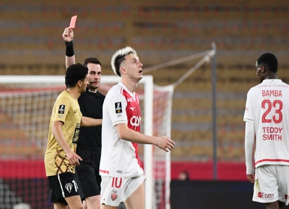     Во Франции о резких высказываниях Головина о судействе в Лиге 1: это может обернуться последствиями