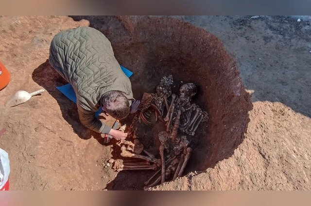    Парное захоронение бронзового века в кургане у поселка Николаевка. Фото: Из архива/ Анастасия Стоянова