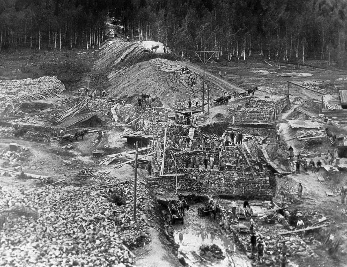    Строительство железобетонной плотины закончили за 74 дня. 1929 / Фото: РИА Новости