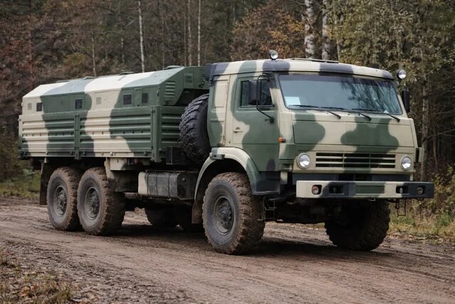    Легендарный КамАЗ-5350 «Мустанг» — базовая армейская платформа, которая десятилетиями служила основой военной логистики