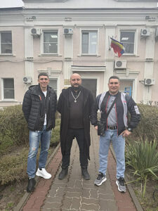 Волонтеры Мухиной балки А. Иванов, А. Дубовской и В. Фурманов.  / ФОТО Людмилы Бороухиной Администратор  📷
