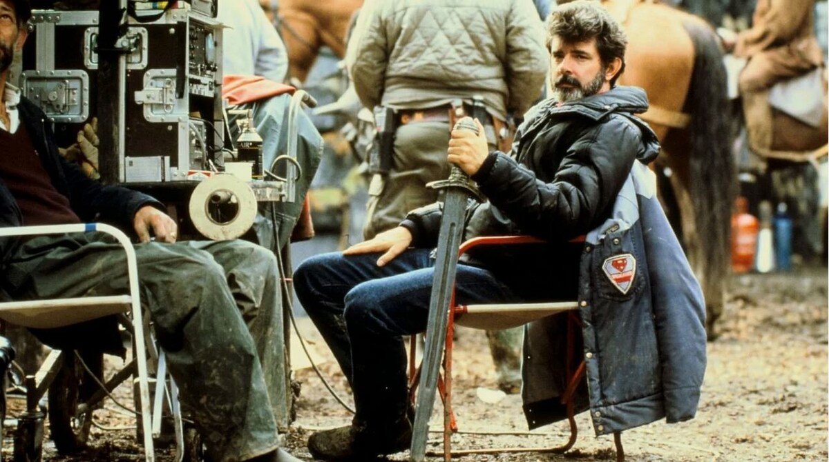 сначала мечи задумывались как обычные фанерные