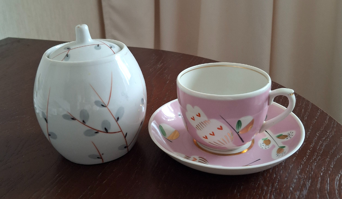 А это моя верба , сахарница ЮУФЗ, чайная пара - Вербилки.