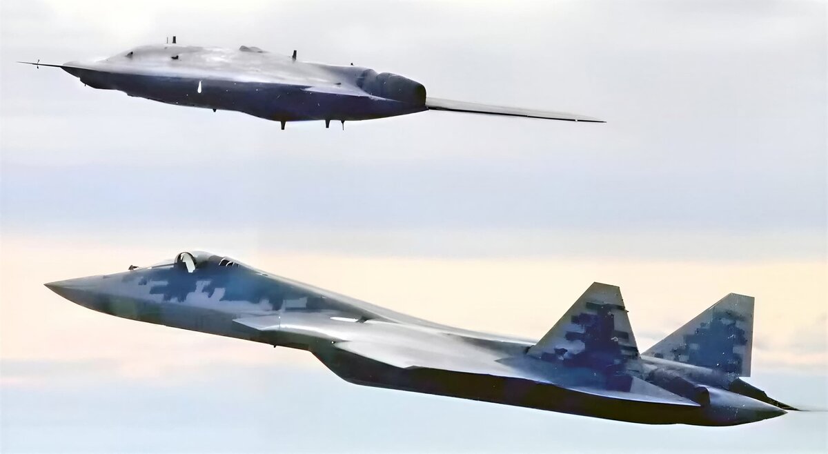      Су-57 в связке с БПЛА С-70 «Охотник»