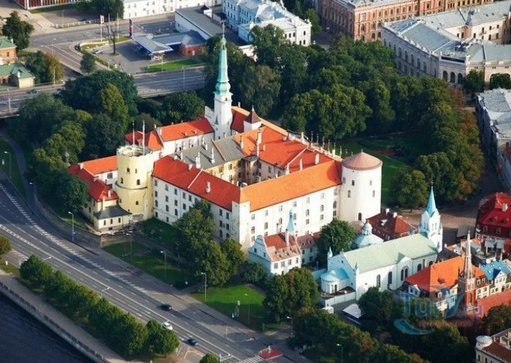 Рижский замок. Фотография из свободного доступа в интернете. 