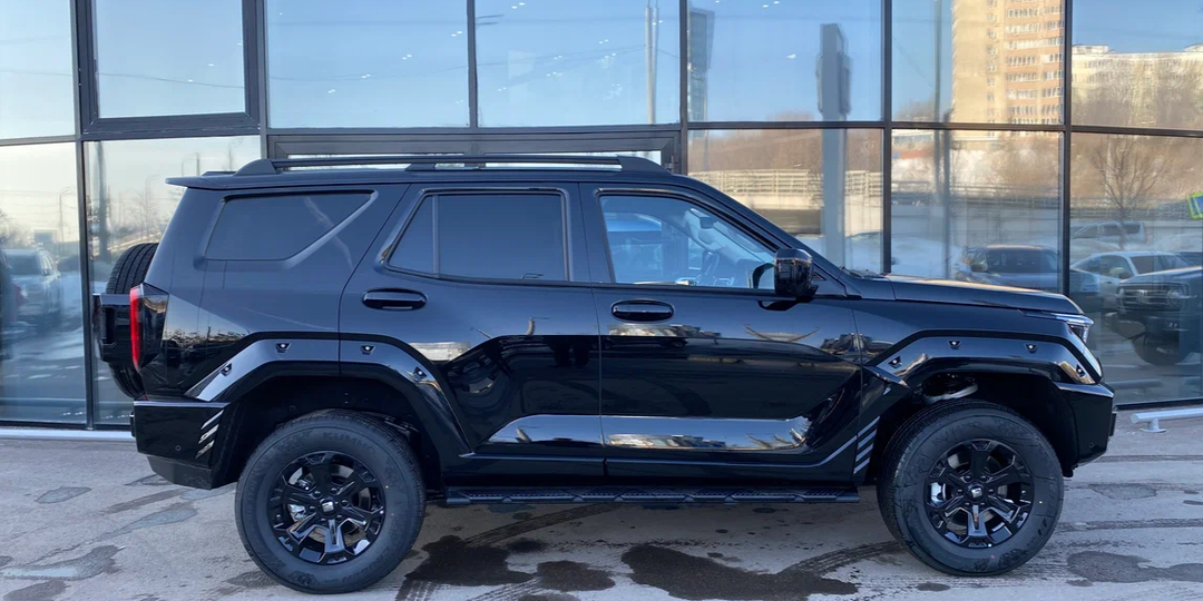 Мотор 2.0 л, АКПП, 4WD, дорожный просвет 235 мм. В России начали продавать Tank 400 2026 года. Сколько он стоит? Обзор