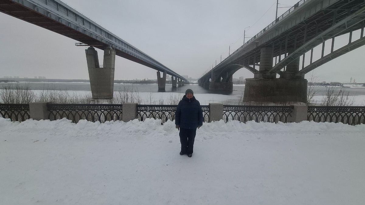 В парке Михайловская набережная, на берегу реки Обь 