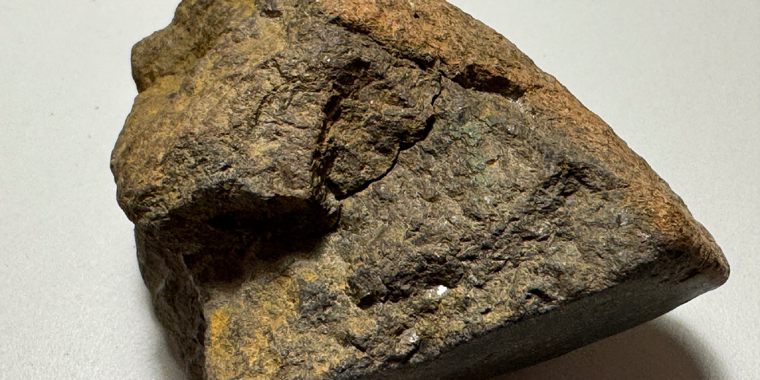 Как отличить метеорит от обычного камня: 5 домашних тестов с достоверностью до 90%