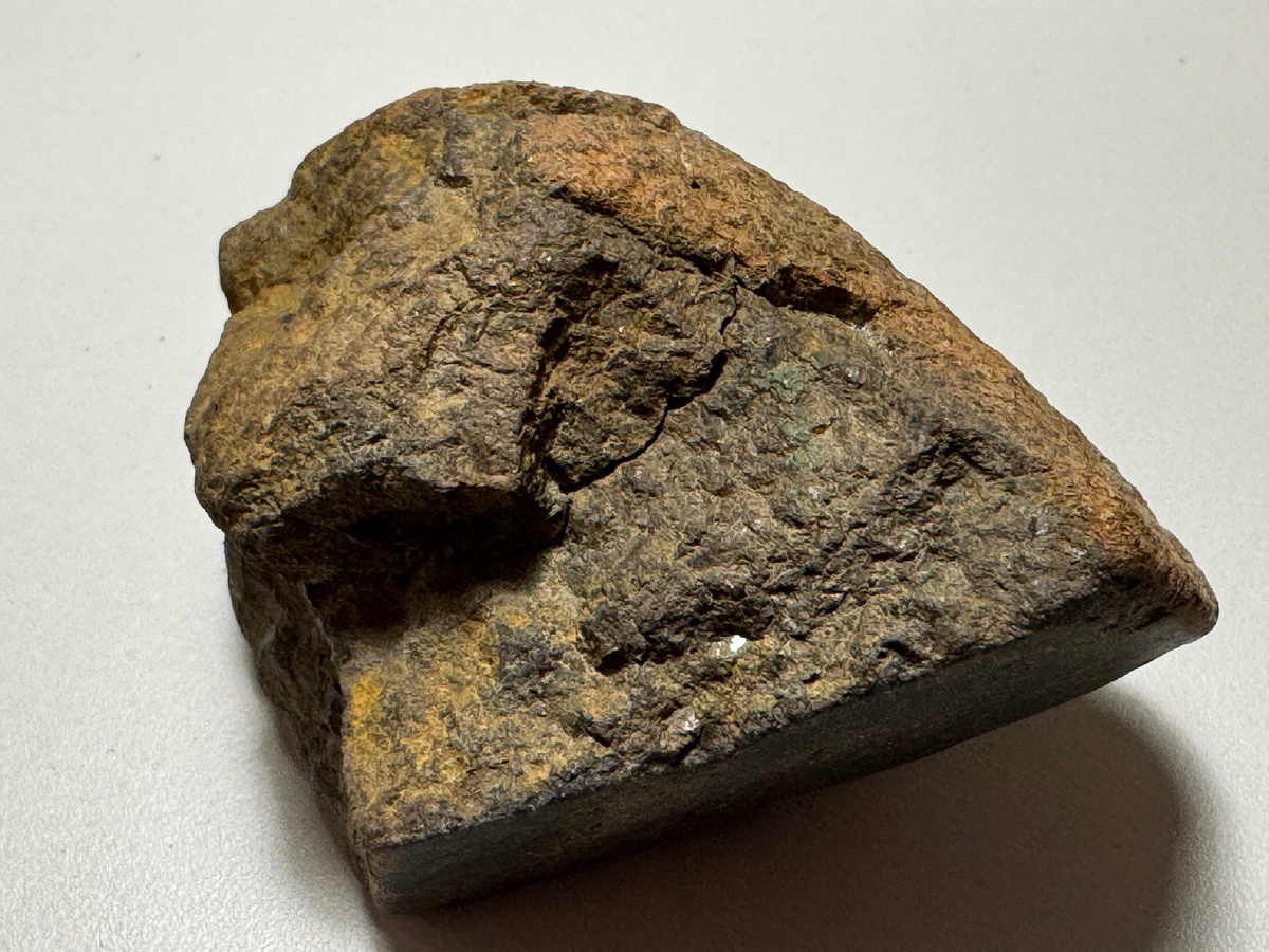 Профессиональный гид для поисковиков: как самостоятельно опознать метеорит. Разбираем плотность, регмаглипты и тест на никель с нарастающей шкалой вероятности.