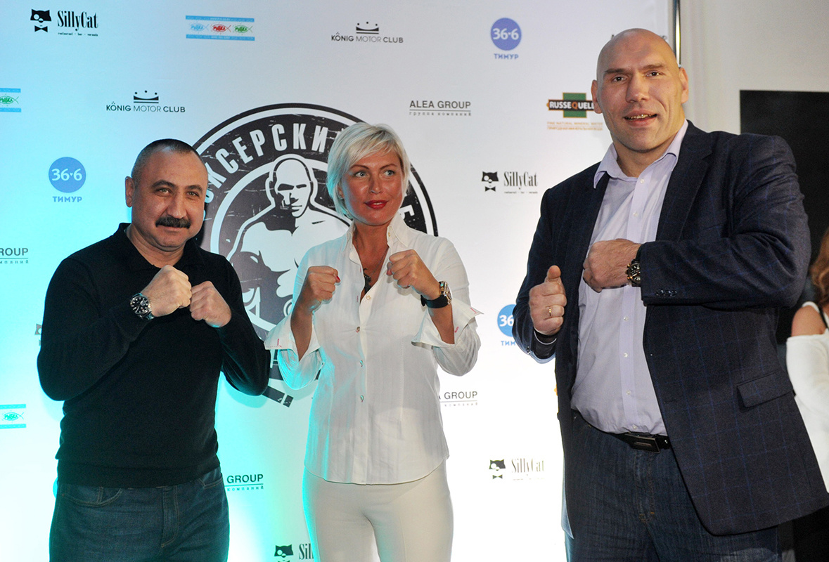    Александр Лебзяк, Наталья Рагозина и Николай Валуев.Федор Успенский