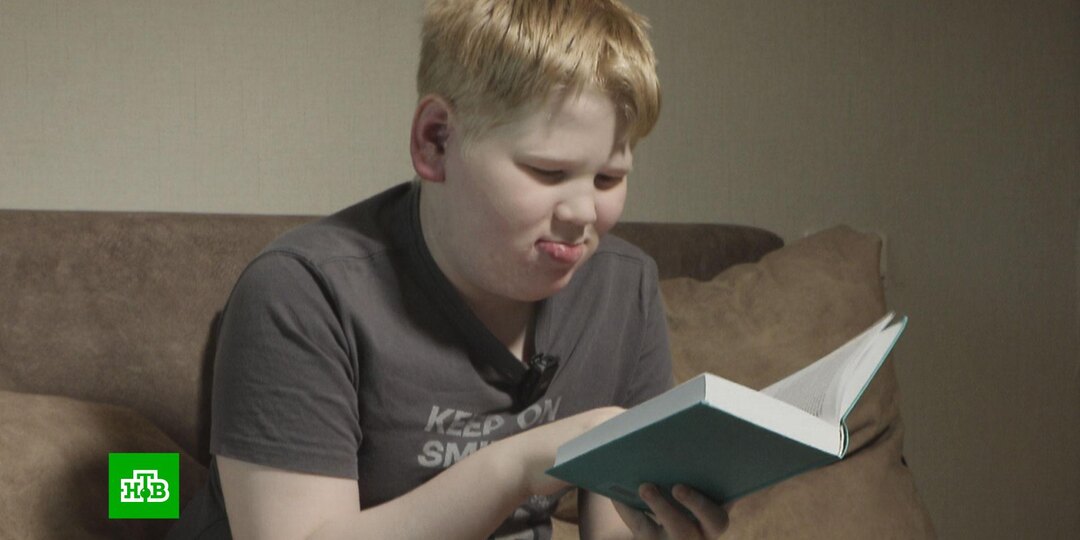 Страдающему редкой аномалией сосудов 12-летнему Савелию нужны деньги на лечение