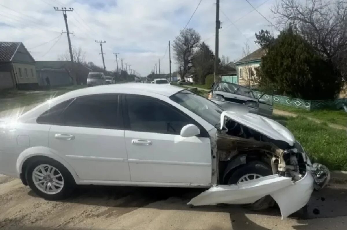    В Ставрополе «ВАЗ» протаранил иномарку: пострадали женщина и ребёнок