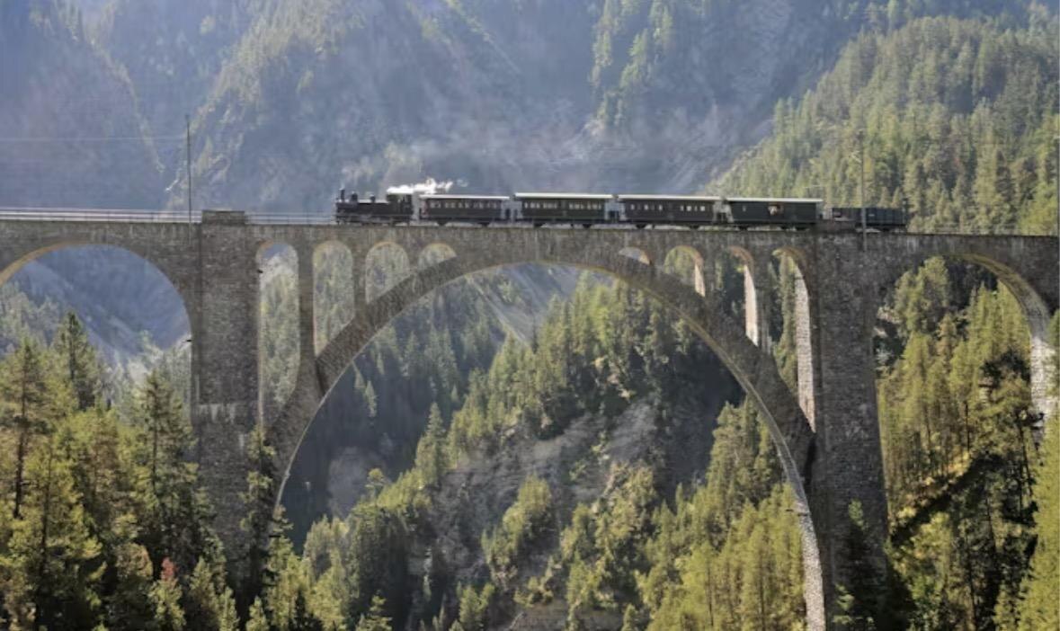 Источник: https://www.swissactivities.com/ru-ru/retiyskaya-zheleznaya-doroga/