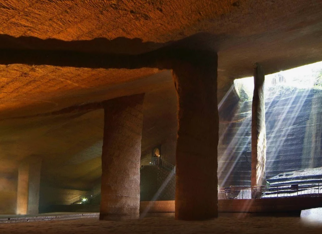 Пещеры Лунъю (Гроты Лунъю)