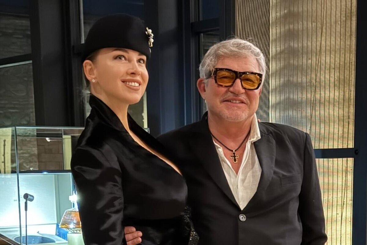    Дмитрий Дибров с женой Полиной Социальные сети