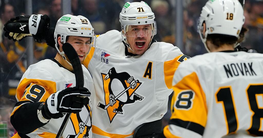 Малкин стал лучшим игроком дня в НХЛ после первого хет-трика за 4 года