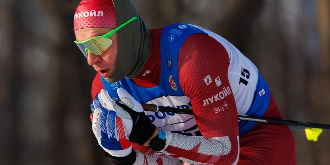 Большунов опередил Коростелева в масс-старте в гору в финале Кубка России