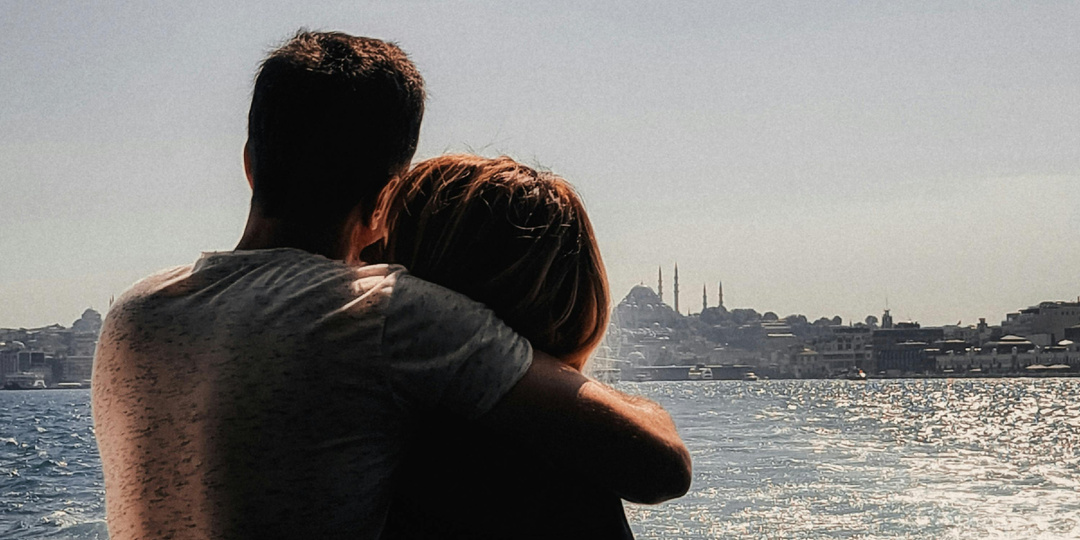 Понять, что мужчина вас любит, можно всего по одной детали