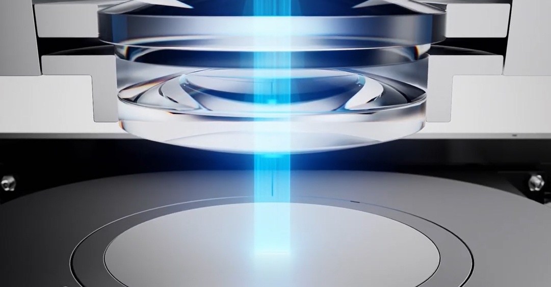 В фотолитографе свет рисует узор микросхемы. Изображение: скрин global.canon