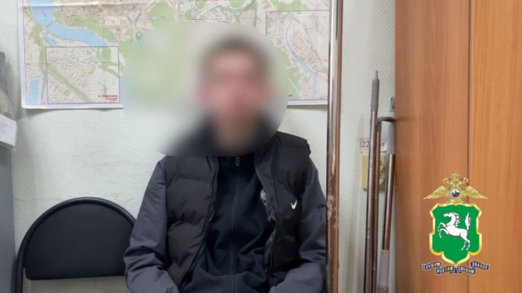 Курьер-предатель попытался сбежать из Томска с награбленным и попал под арест