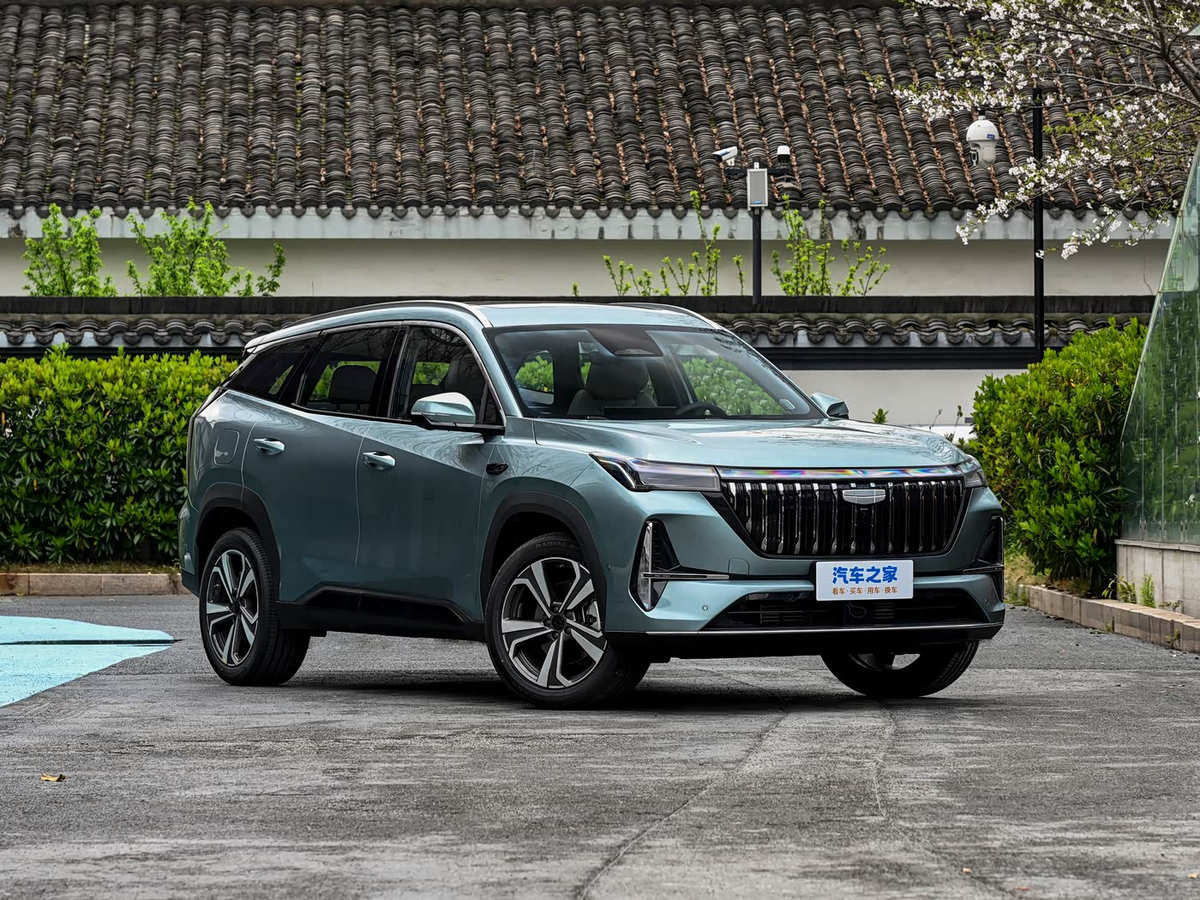 Новый кроссовер Geely Boyue L Little Blue Light Edition оснащен улучшенным комплексом систем автономного вождения и безопасности