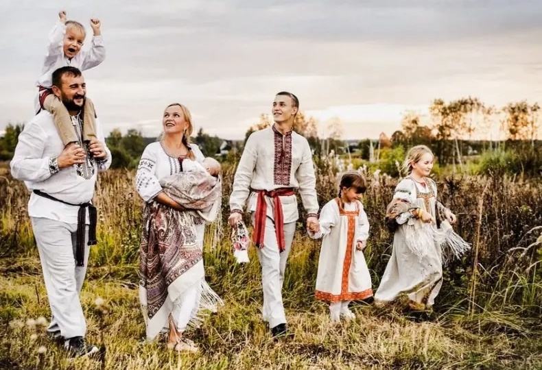 Жизнь по славянским традициям: путь от рождения до перехода