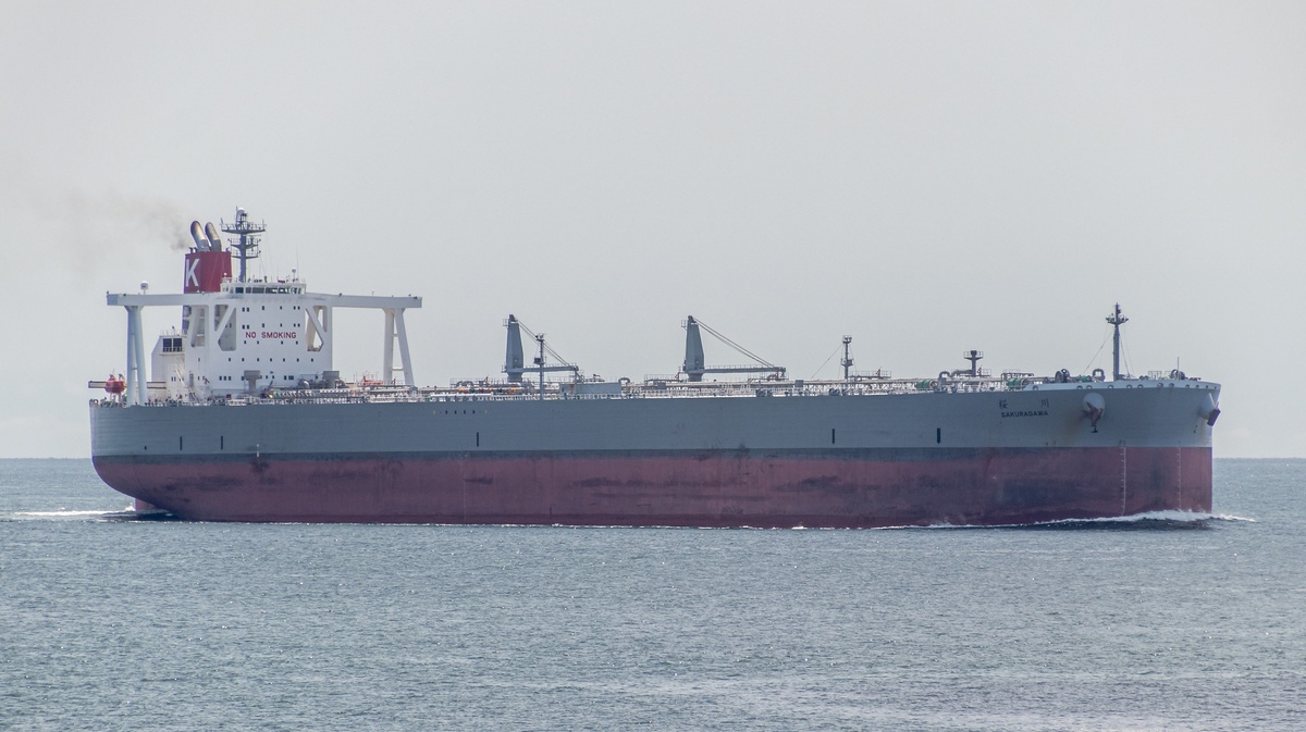     Танкер под японским флагом   
(cc) -EZEK