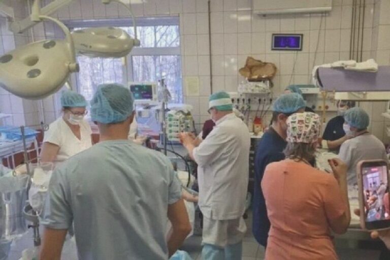    Иллюстрация к материалу: В Петербурге родилась первая в России однояйцевая четверня