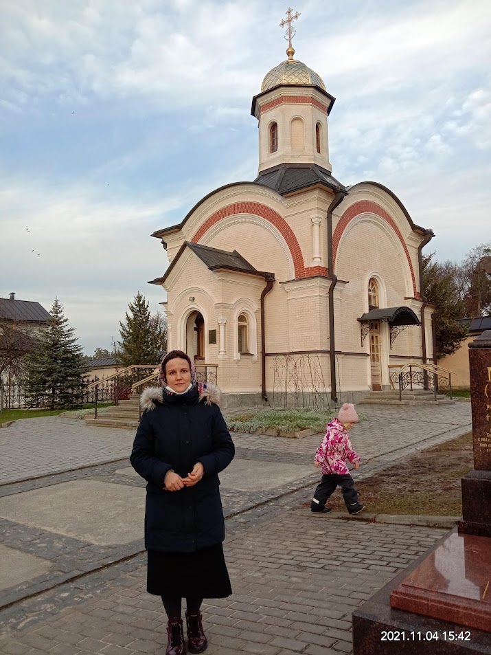 Часовня Воскресения Христова на месте захоронения иеромонаха Василия, инока Феропонта, инока Трофима. 