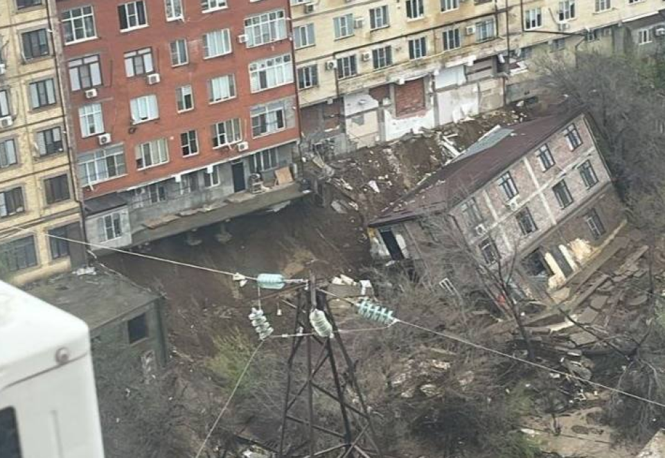    Обрушившийся дом. Источник: "ЧП Дагестан"