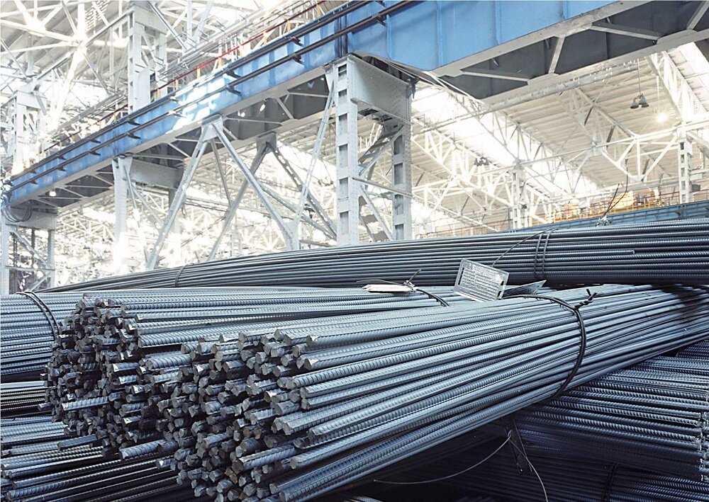    Маркировка «С» означает свариваемость — арматуру можно соединять сваркой без потери прочности. Источник: Сайт Магнитогорский металлургический комбинат.