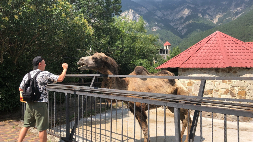 Дешевле Турции, лучше Египта: новый бюджетный курорт с "золотым" морем - опытные туристы уже там