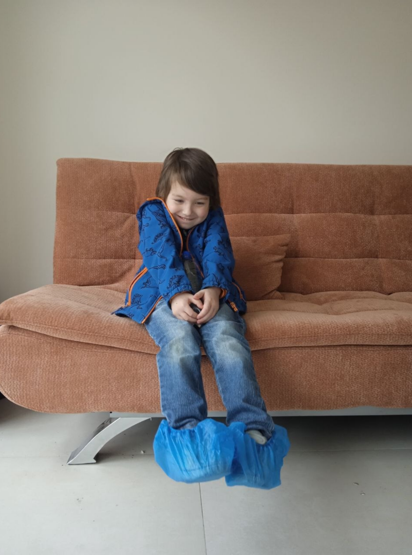 Нет, это, разумеется, не потому что мы сейчас в Армении. хотя уровень местного чадолюбия не устает меня поражать. Просто времена изменились. И у нас появились деньги на платную стоматологию, да будет она благословенна. 