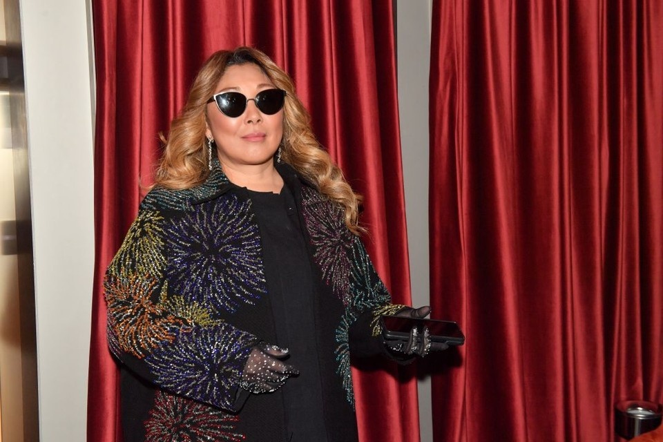    Юрий Слюсарь и Анита Цой договорились поддержать молодые таланты региона. Иван МАКЕЕВ