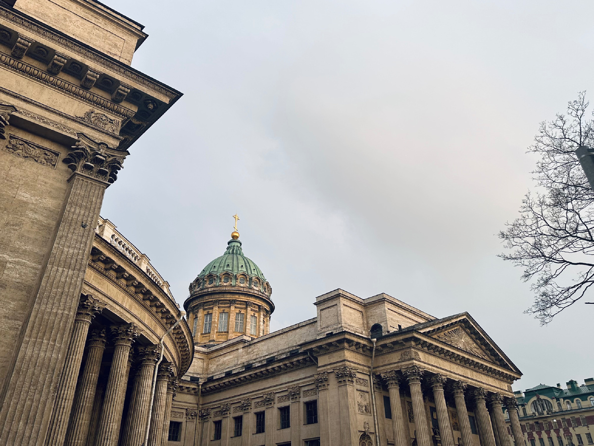 Казанский собор накануне Вербного воскресенья.