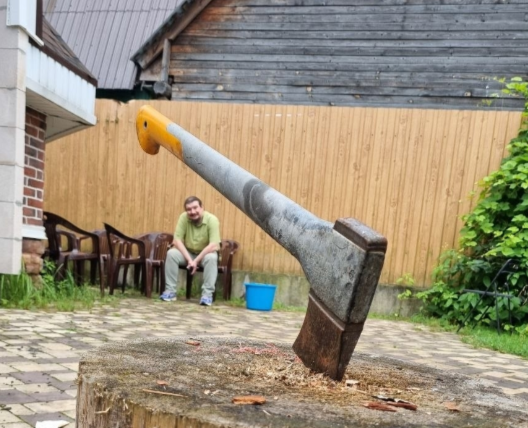 Шаббат — седьмой день недели в иудаизме, суббота. Слово буквально переводится как «суббота» и восходит к древнееврейскому корню שבת, который означает «отдыхать», «покоиться», «прекращать».