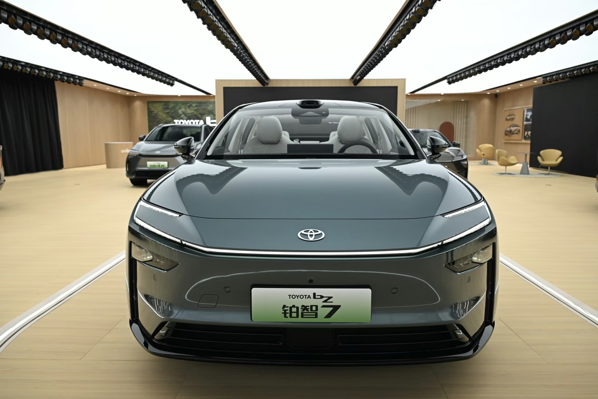 Toyota (Тойота)-bZ7