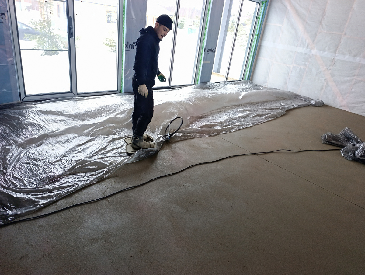 Результат устройства полусухой стяжки на площади 150 м²