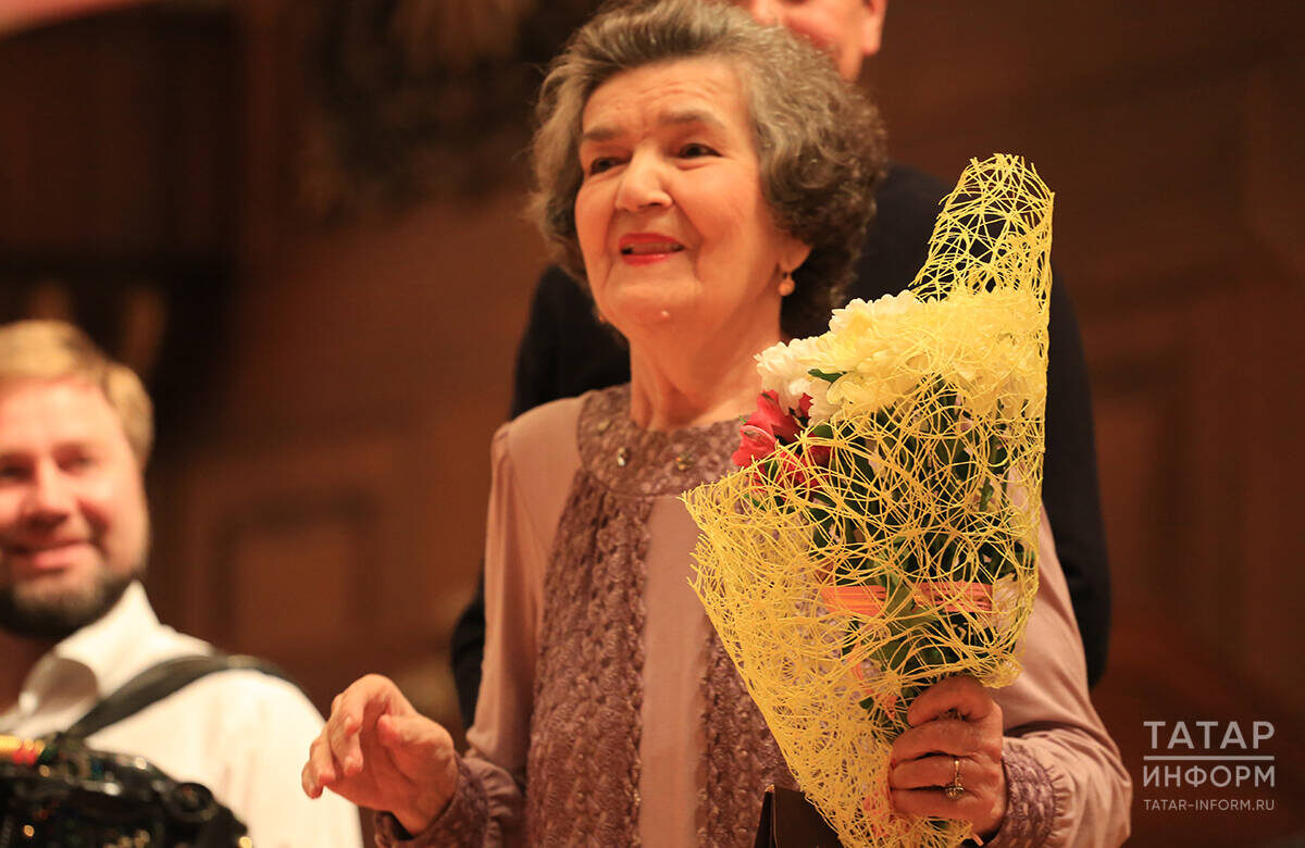 «Ана туралы жыр» в Татарстане знают как песню «Әниемә» и преимущественно в исполнении Флёры СулеймановойФото: © Рамиль Гали / «Татар-информ»