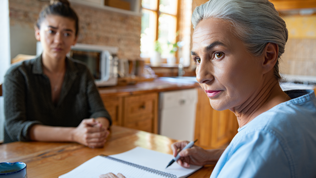 «Мы оживляем твою квартиру» — сказала невестка, и Валентина поняла: пора считать