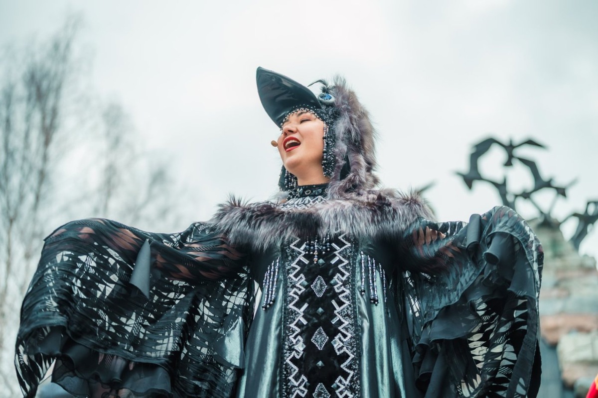    Вороний день в Ханты-Мансийске собрал тысячи гостей и подарил праздник первой семье коренных народов 2026 года