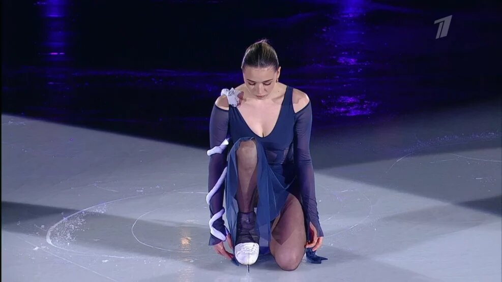 Камила Валиева представила глубокий лирический образ, вызвавший массу споров.