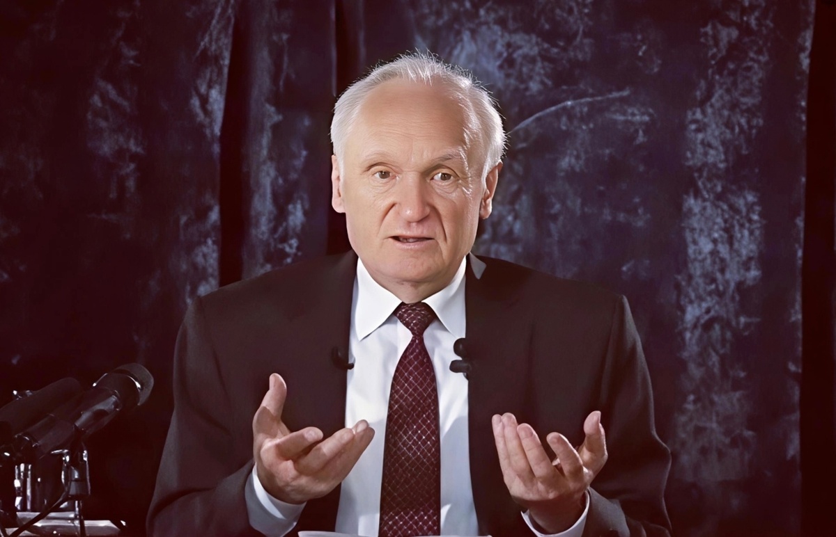 Алексей Ильич Осипов — учёный-богослов, педагог, доктор богословия, заслуженный профессор Московской Духовной Академии и Семинарии, писатель, публицист, проповедник.