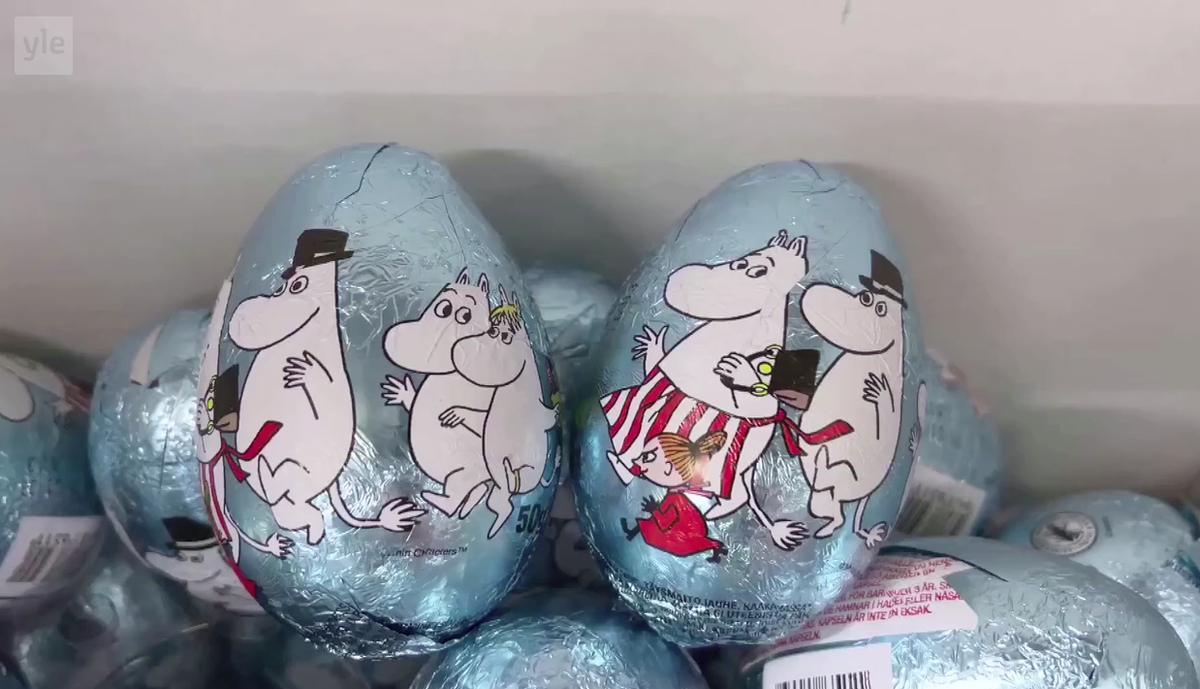 Минне пришлось съёесть не одно шоколадное яйцо, прежде чем добраться до заветной фигурки.